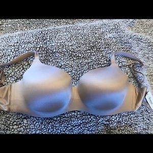Soma “Enhancing Shape” wireless bras size 32Dd